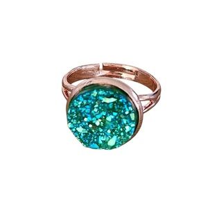 💍Dazzling Green Faux Stone Ring